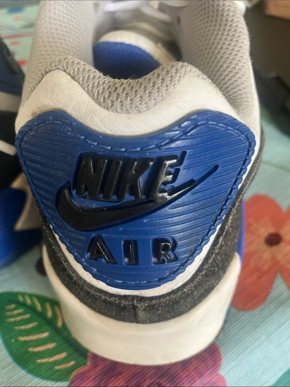 Nike Kids White Gray Blue Lace-Up Athletic Sneakers 6.5 youth